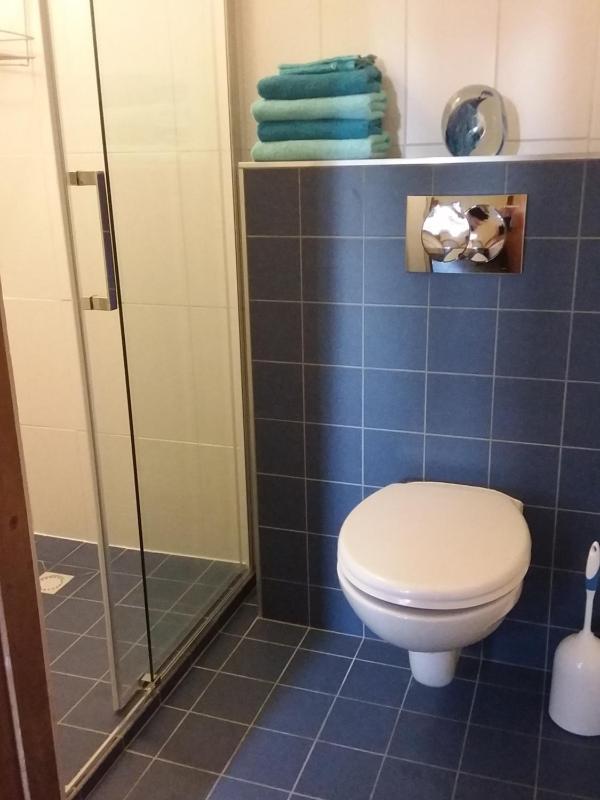 Twin Room image 3