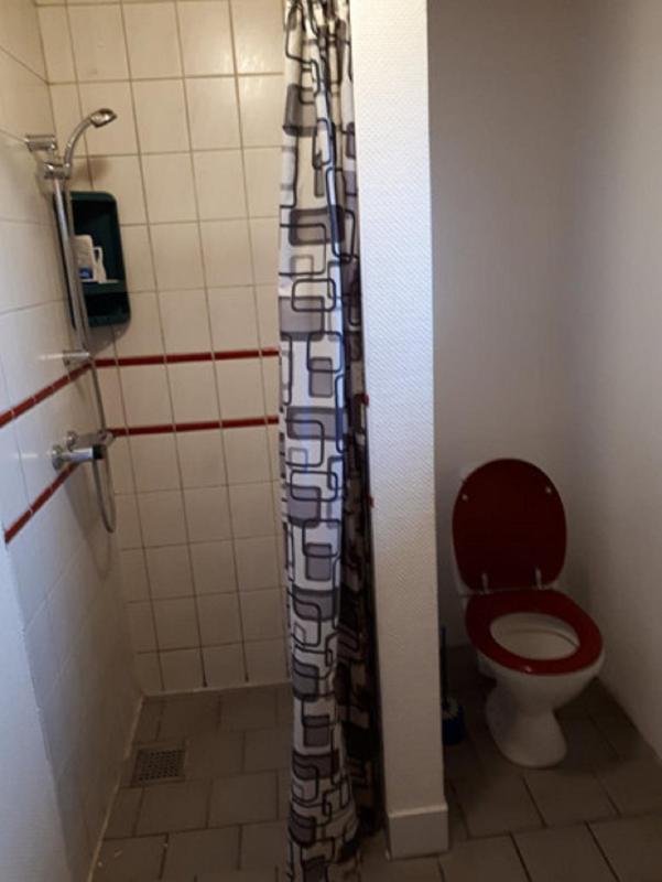 Large Quadruple Room with Shared Bathroom image 2