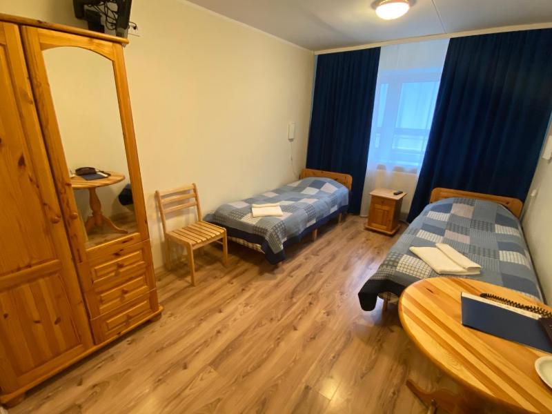 Twin Room image 2