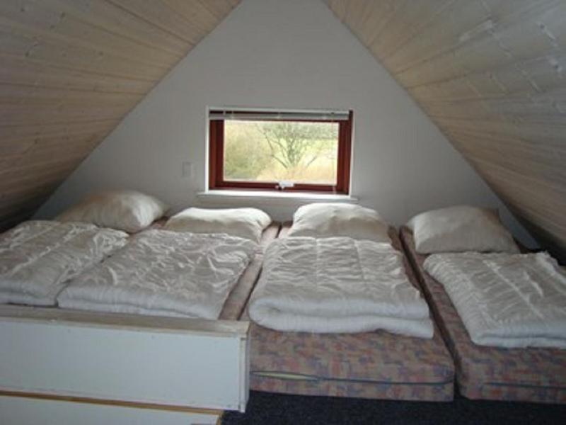 Cottage with Shared Bathroom image 4