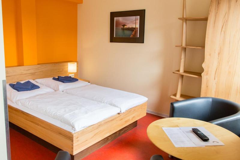Double Room image 4