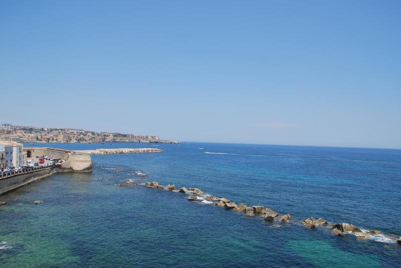 Double or Twin Room with Sea View image 3