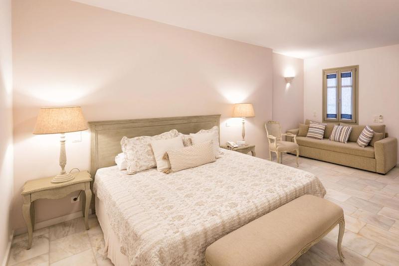 Junior Suite with Garden View image 3