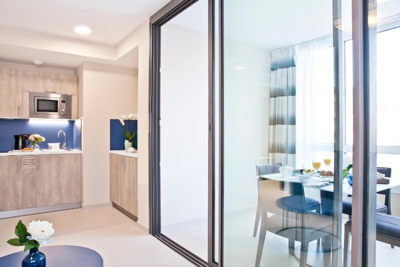 Executive Apartment image 2