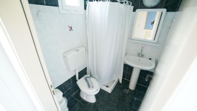 Standard Twin Studio image 2