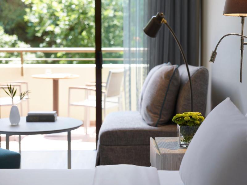Duplex Suite with Forest View image 1