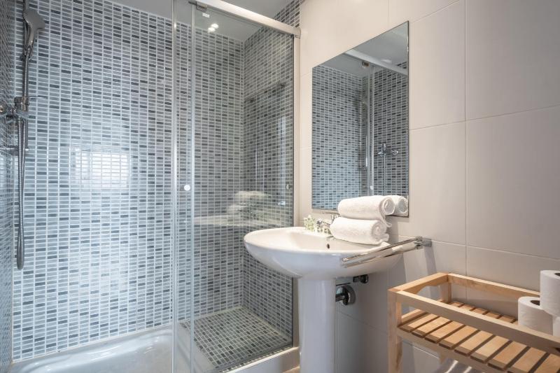 Three-Bedroom Apartment image 4