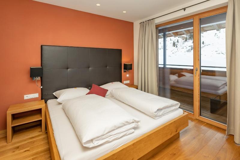 Three-Bedroom Apartment image 4