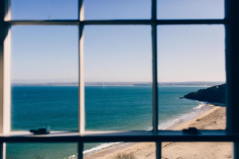 Deluxe Sea View Room image 4