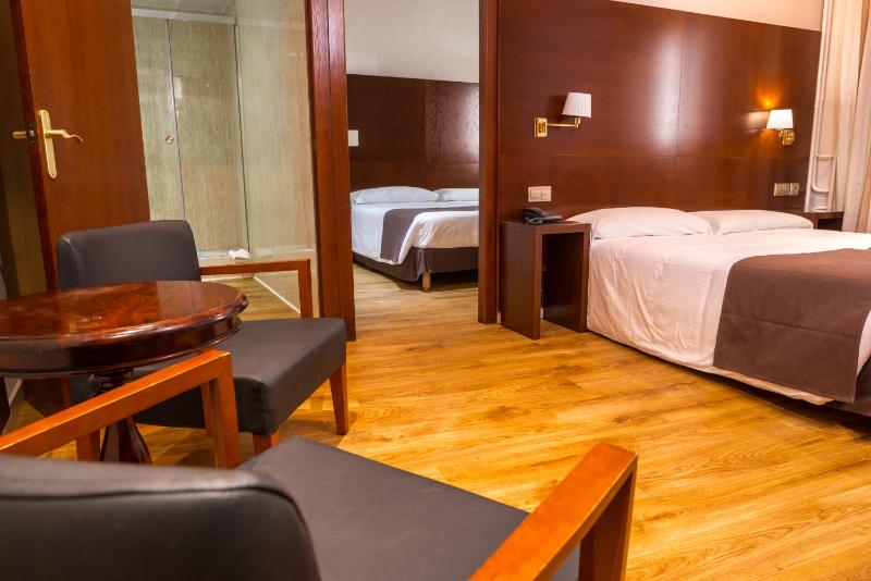 Triple Room image 4