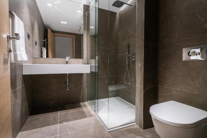 Deluxe Twin Room with Free Wellness image 4