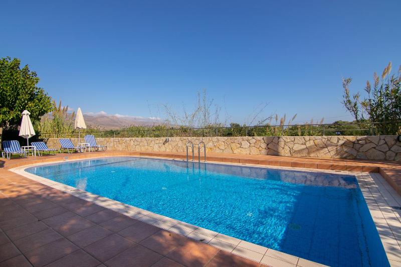 Villa with Garden View image 4