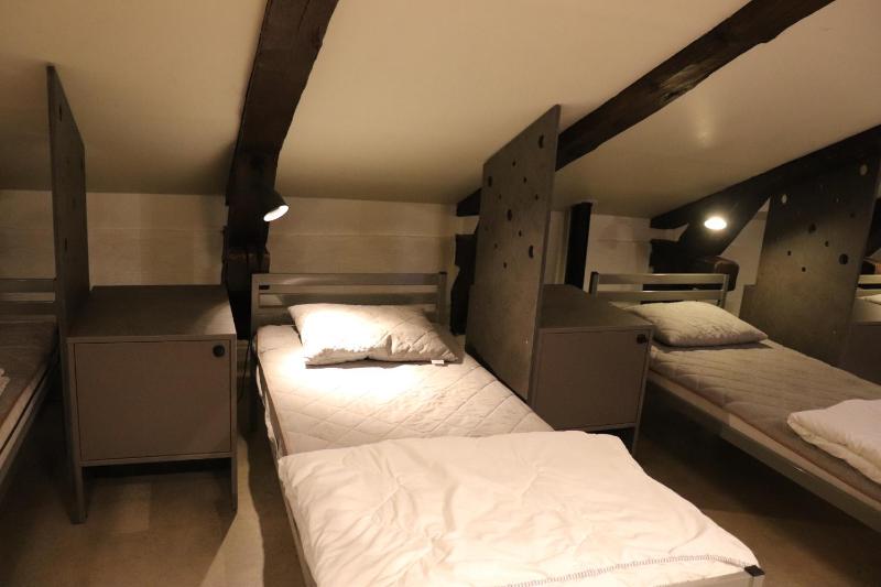 Bed in 16-Bed Dormitory (Mixed) image 1