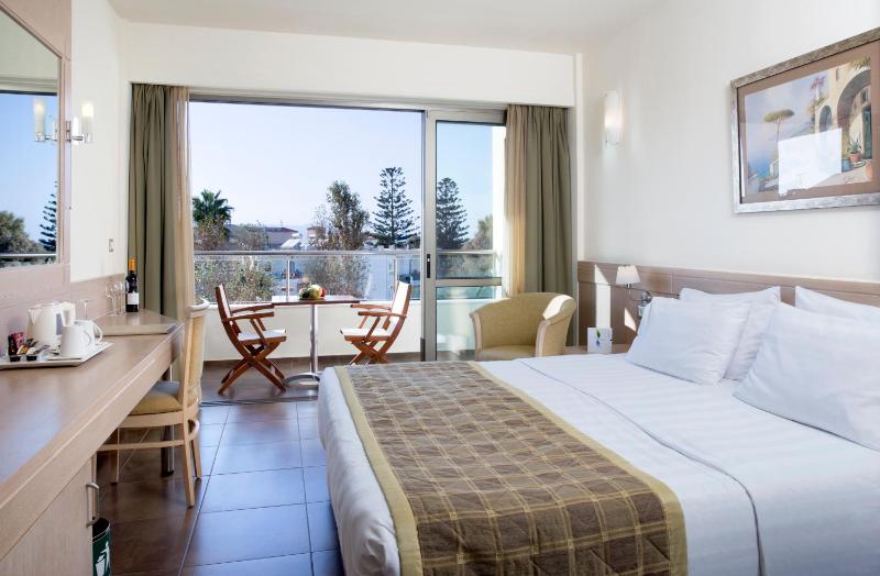 Standard Double or Twin Room image 1