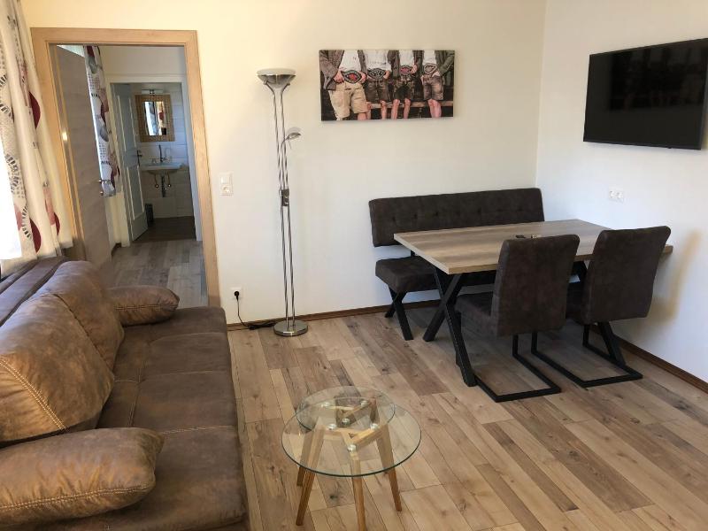 One-Bedroom Apartment image 2