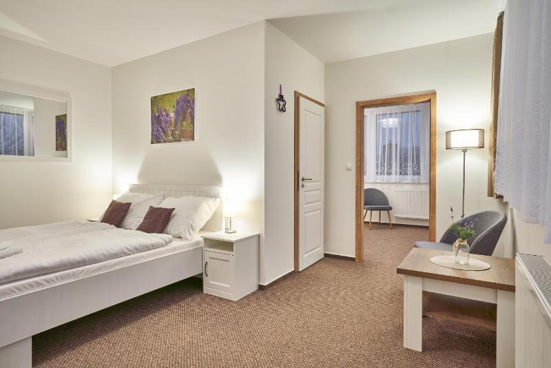 King Room with Two King Beds image 3