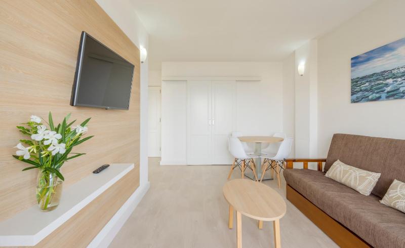 One-Bedroom Apartment image 1