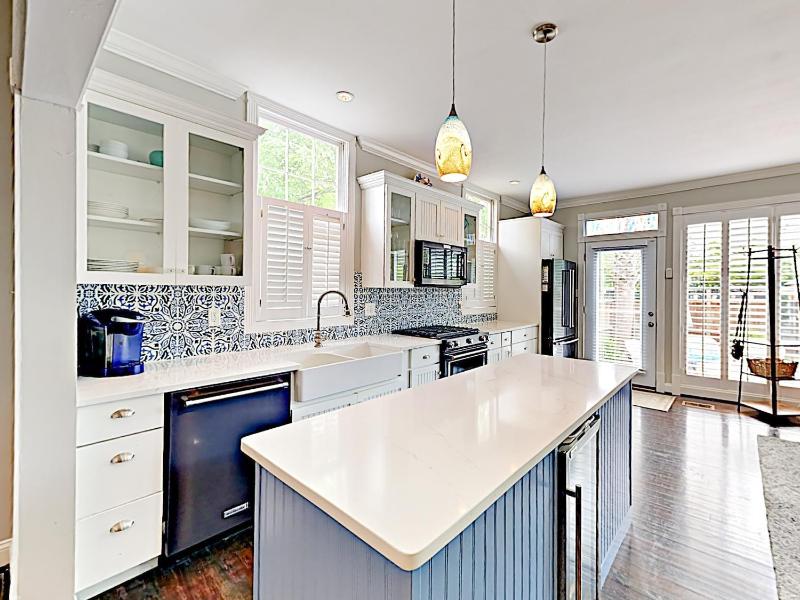 Three-Bedroom Townhouse image 2