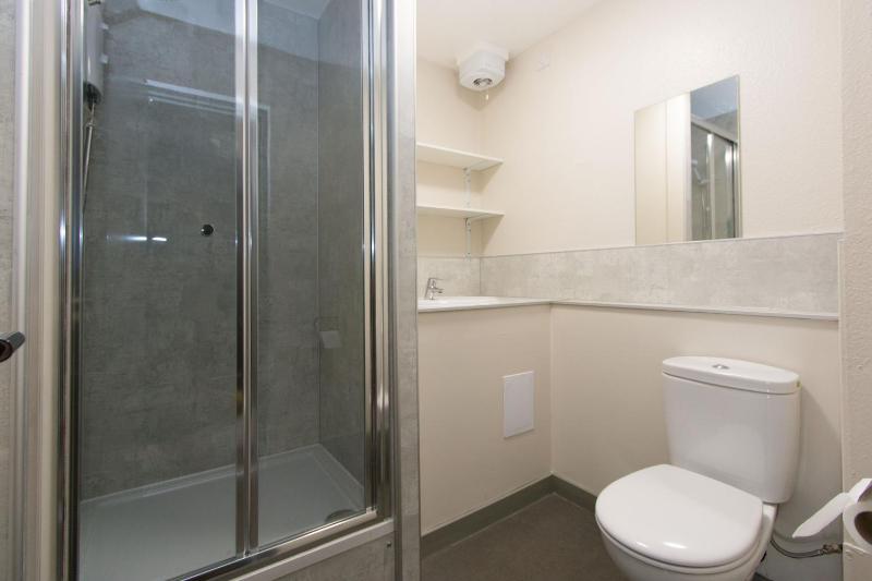 Double Room with Shared Bathroom image 3