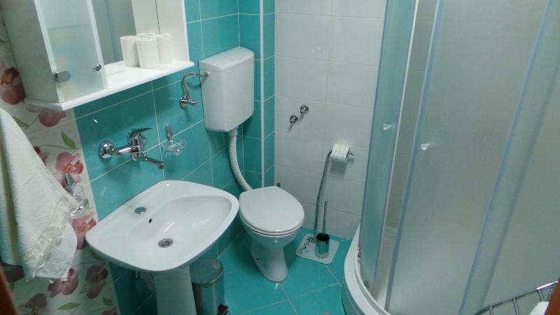 El Mar Apartments - image 5