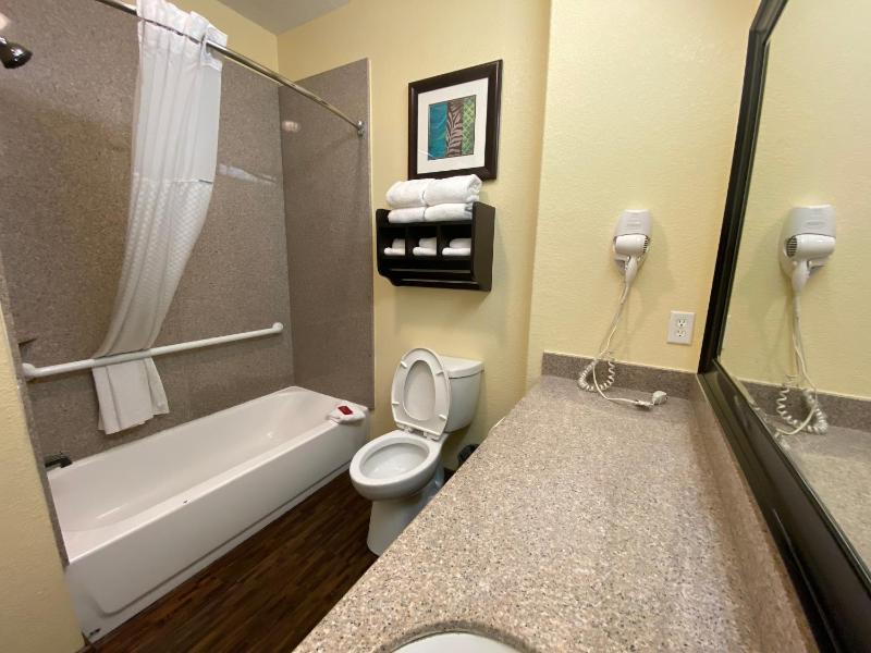 Queen Room with Two Queen Beds with Balcony- Non Smoking image 2