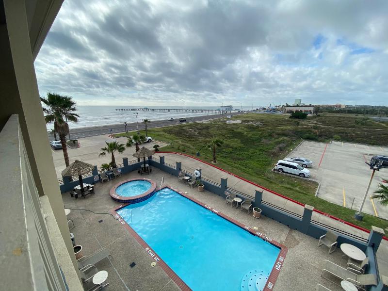 Galveston Beach Hotel - image 17