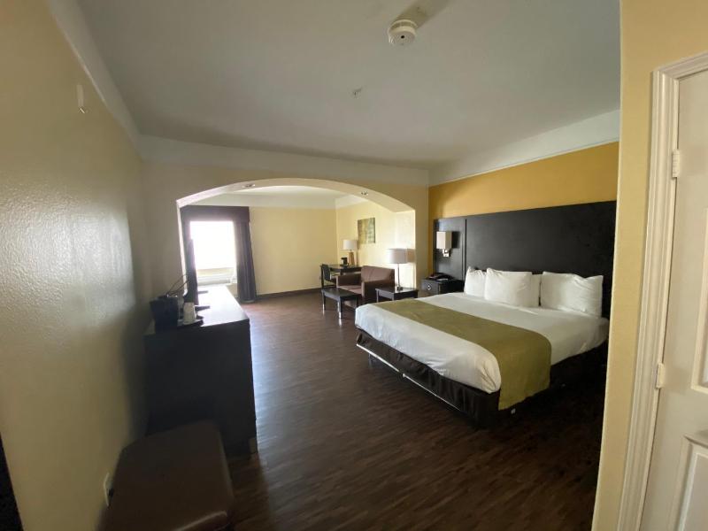 Galveston Beach Hotel - image 16