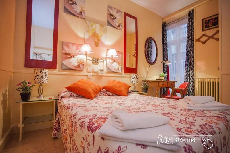 Double Room image 2