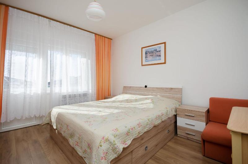 Apartments Zorka - image 9