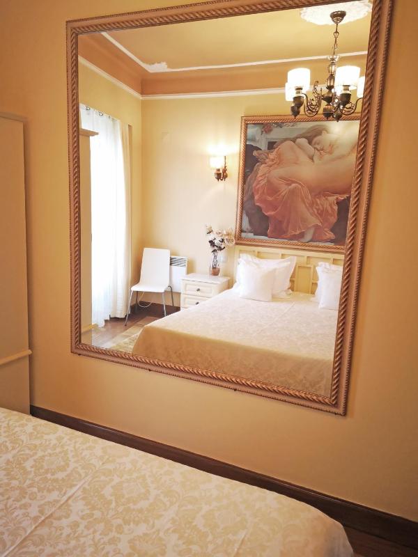 Superior Double Room with Private Bathroom image 2
