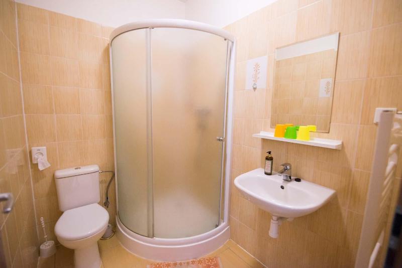 Triple Room with Shower image 4