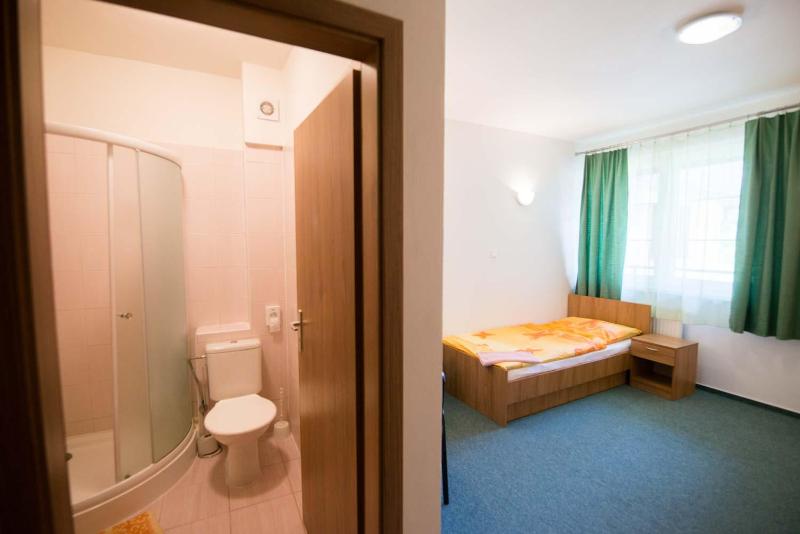 Family Room with Shower image 3