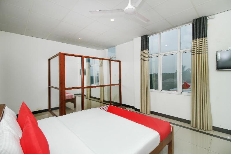 One-Bedroom Apartment image 2