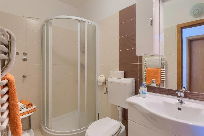 Apartment image 2