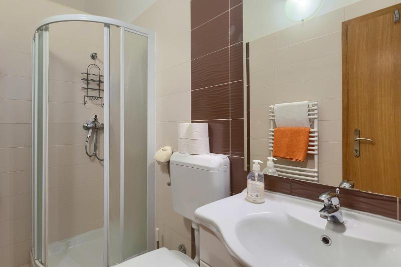 Apartment image 3