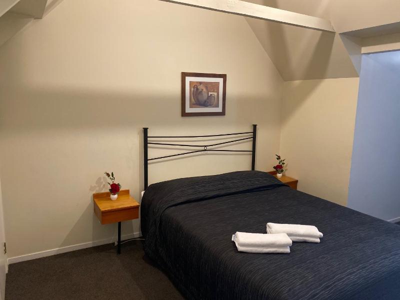 Baden Lodge Motel - PRIVATE SPA Bath - image 14
