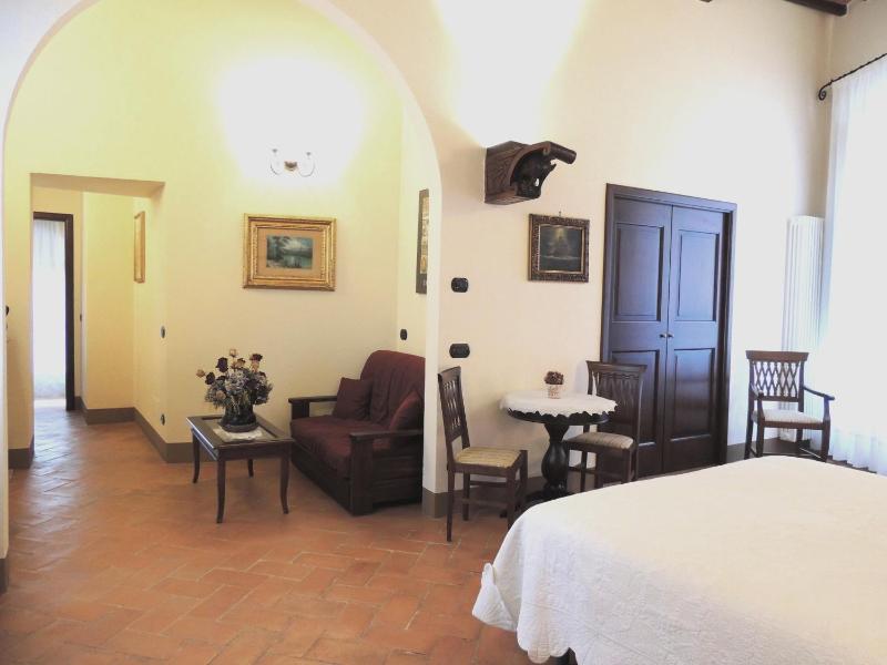 King Suite with Balcony image 3