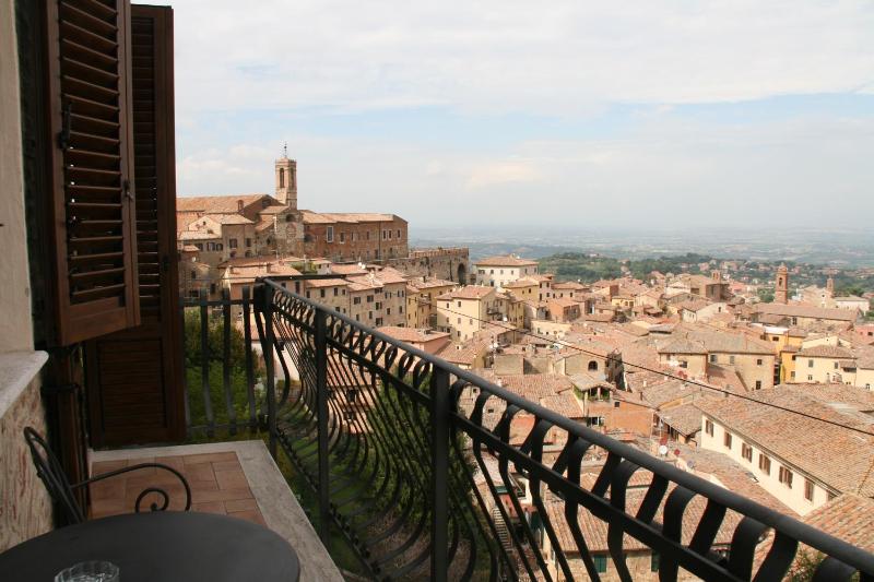 Suite with Balcony image 2