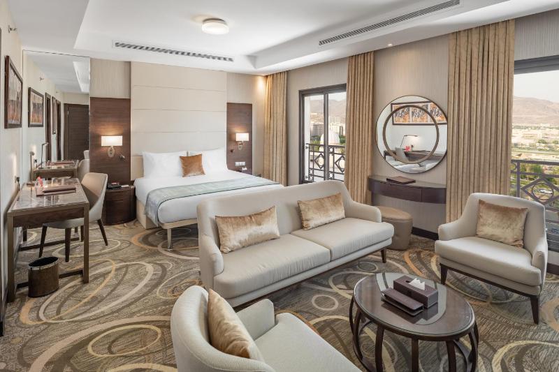Junior Suite image 2