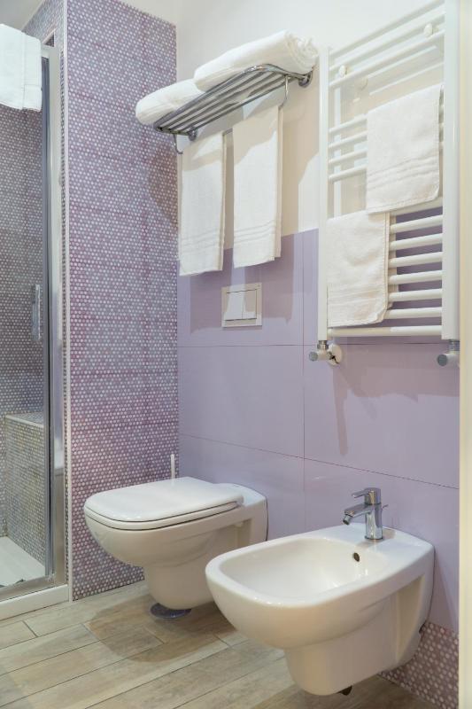 Double Room with Balcony image 4