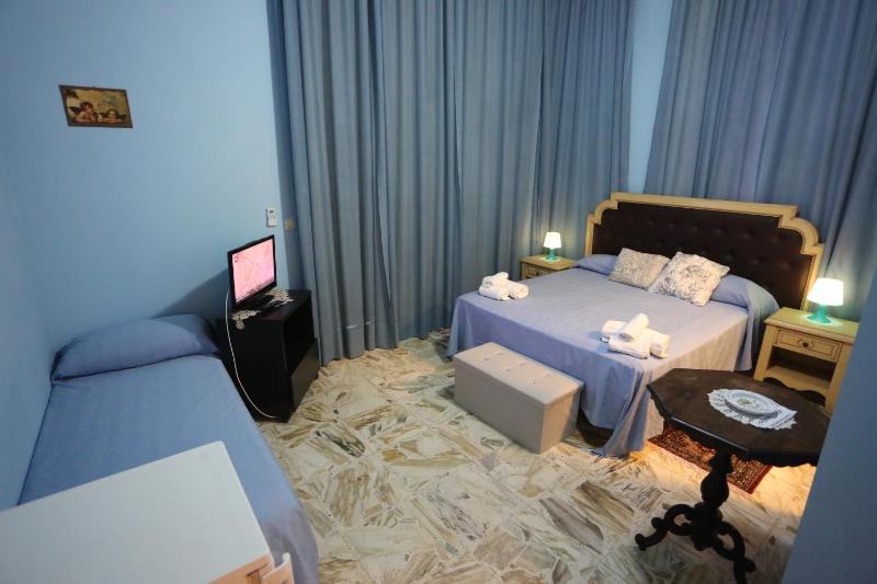 Superior Double Room with Balcony and Private Bathroom image 1