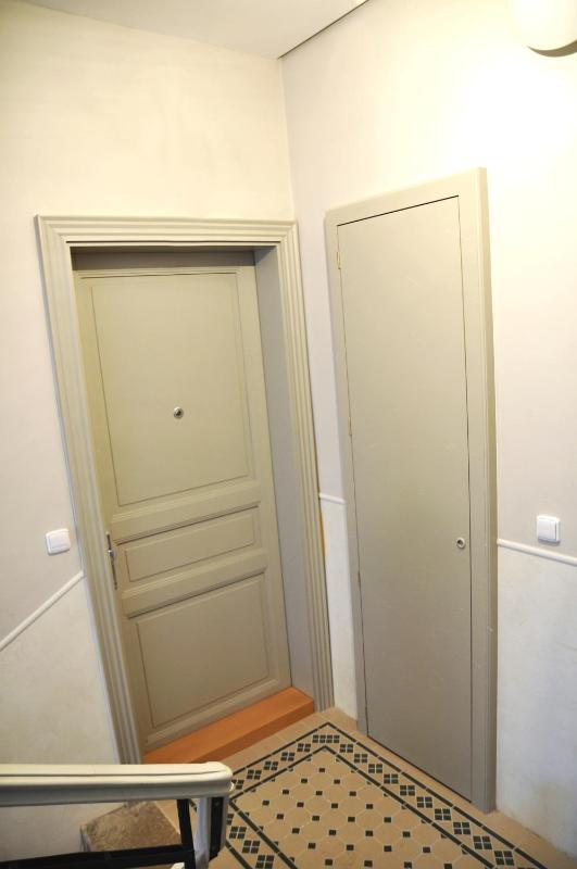 One-Bedroom Apartment image 4