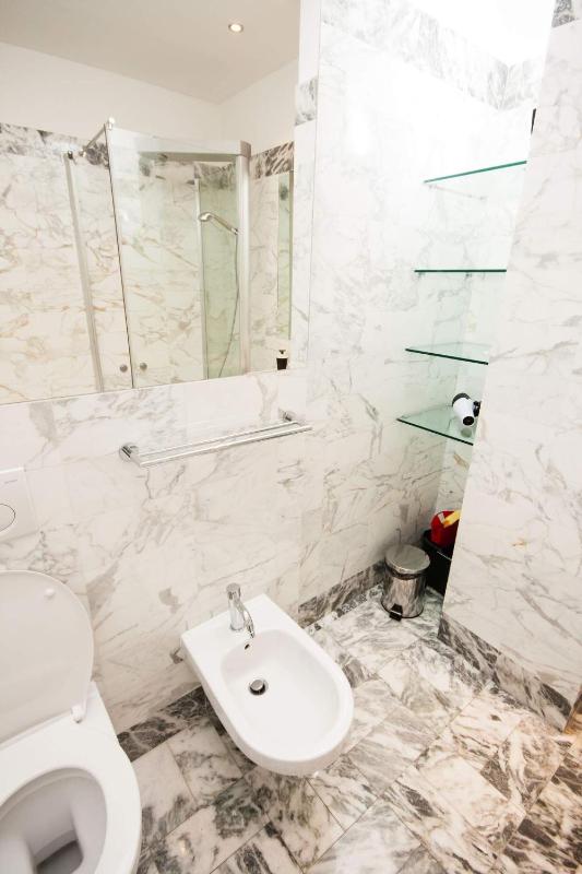 Four-Bedroom Apartment with Terrace image 2