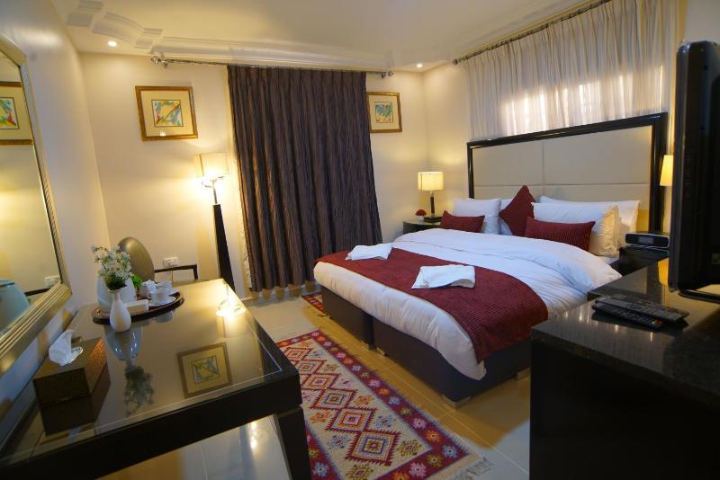 Over Mountains Hotel - image 1