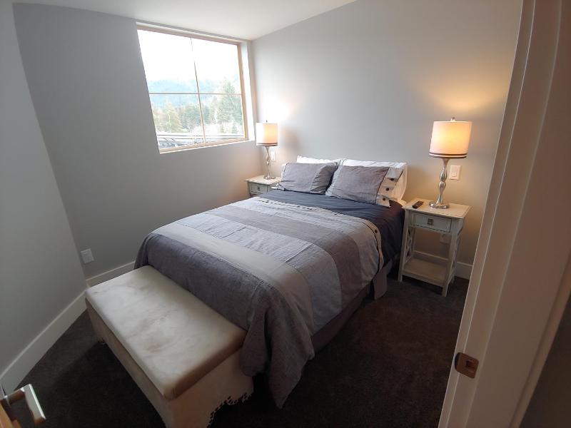 Tyndalstone Lodge 3 Bedroom in the Heart of Village North Whistler - image 24