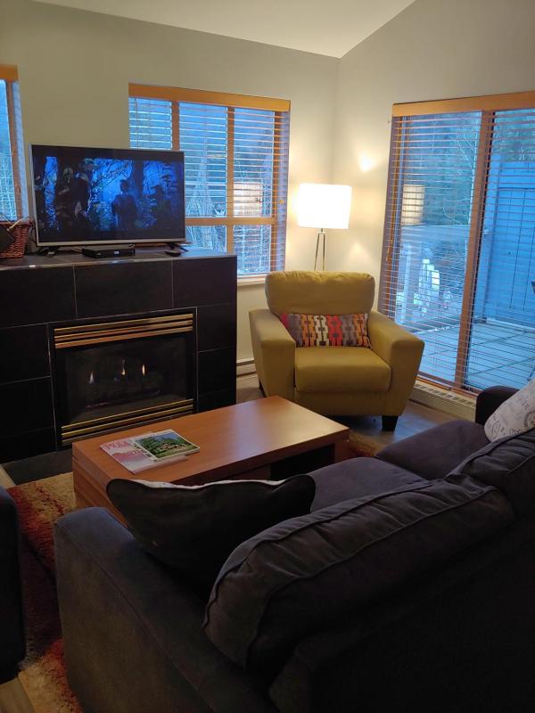 Tyndalstone Lodge 3 Bedroom in the Heart of Village North Whistler - image 30