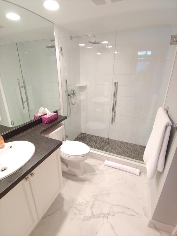 Tyndalstone Lodge 3 Bedroom in the Heart of Village North Whistler - image 13