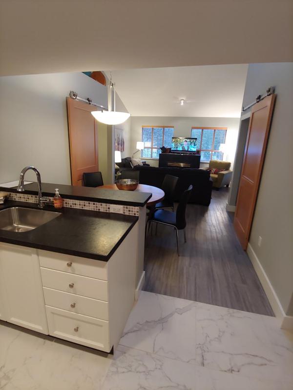 Tyndalstone Lodge 3 Bedroom in the Heart of Village North Whistler - image 21