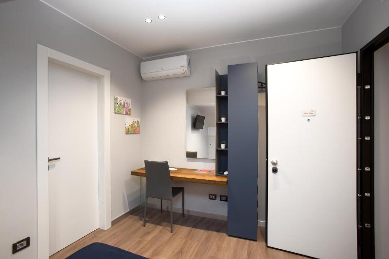 Standard Double or Twin Room image 2