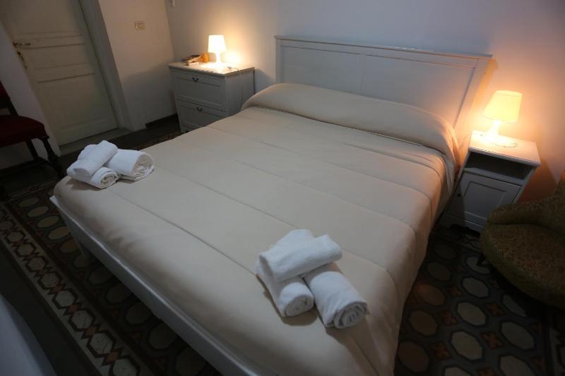 Standard Double Room image 1